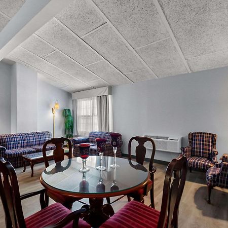 Clarion Inn Falls Church-Arlington Extérieur photo