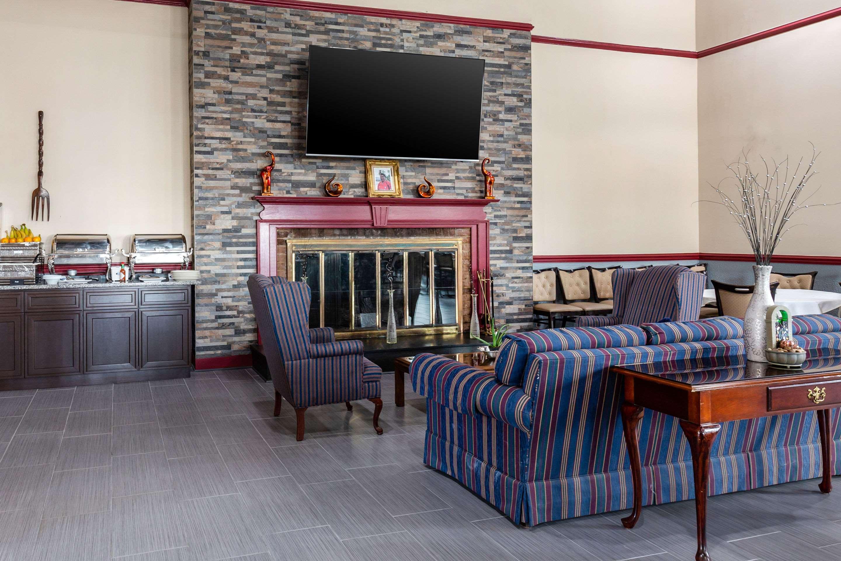 Clarion Inn Falls Church-Arlington Extérieur photo