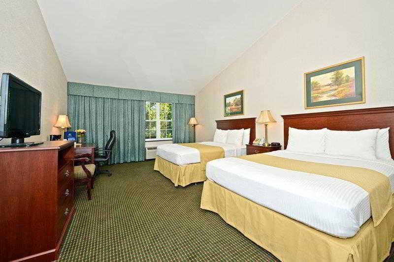 Clarion Inn Falls Church-Arlington Extérieur photo