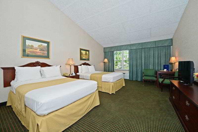 Clarion Inn Falls Church-Arlington Extérieur photo