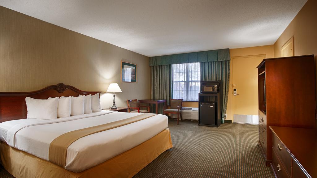 Clarion Inn Falls Church-Arlington Extérieur photo