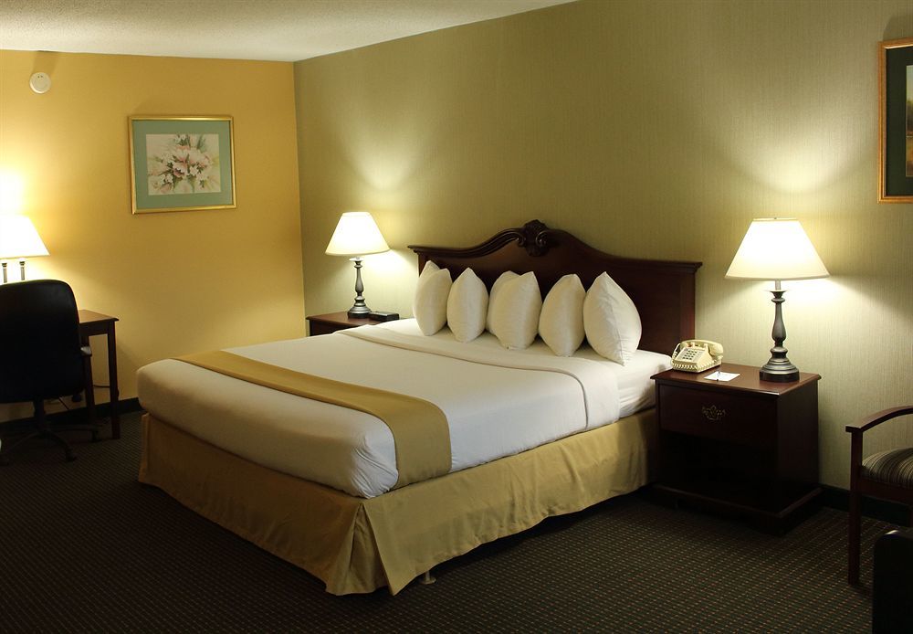 Clarion Inn Falls Church-Arlington Extérieur photo