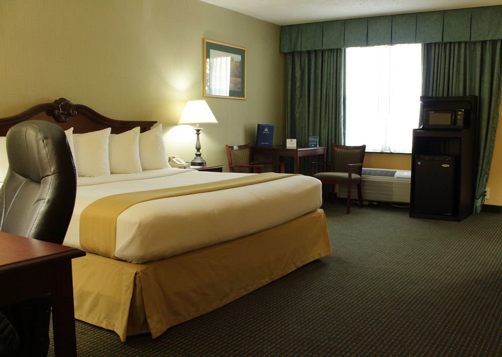 Clarion Inn Falls Church-Arlington Extérieur photo