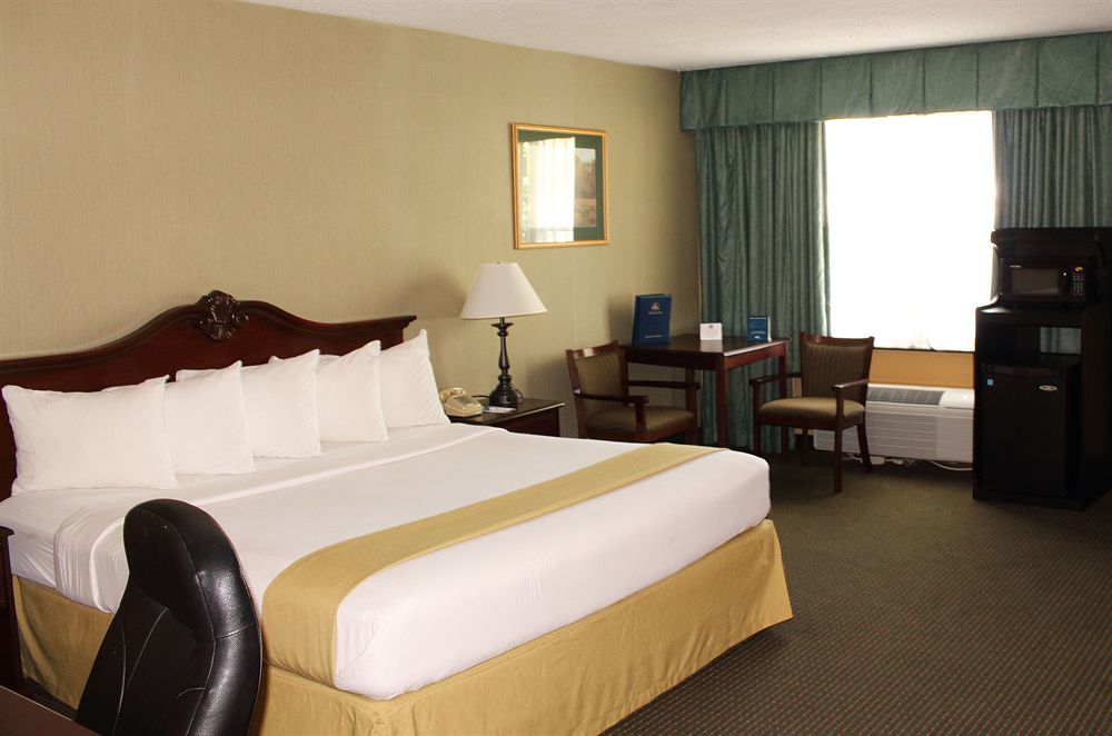 Clarion Inn Falls Church-Arlington Extérieur photo