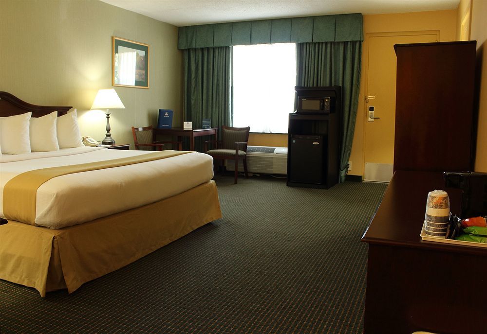 Clarion Inn Falls Church-Arlington Extérieur photo