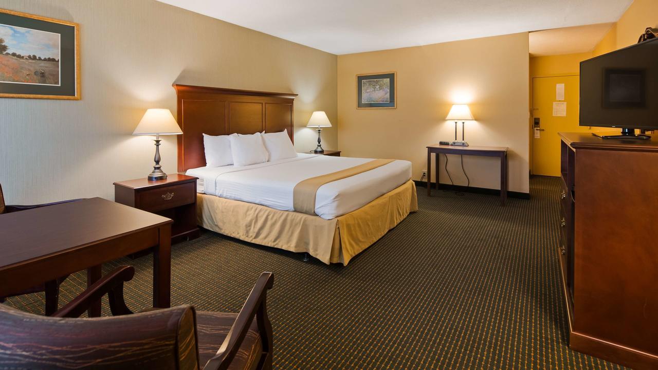 Clarion Inn Falls Church-Arlington Extérieur photo