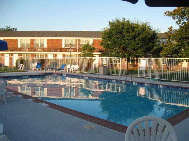 Clarion Inn Falls Church-Arlington Extérieur photo